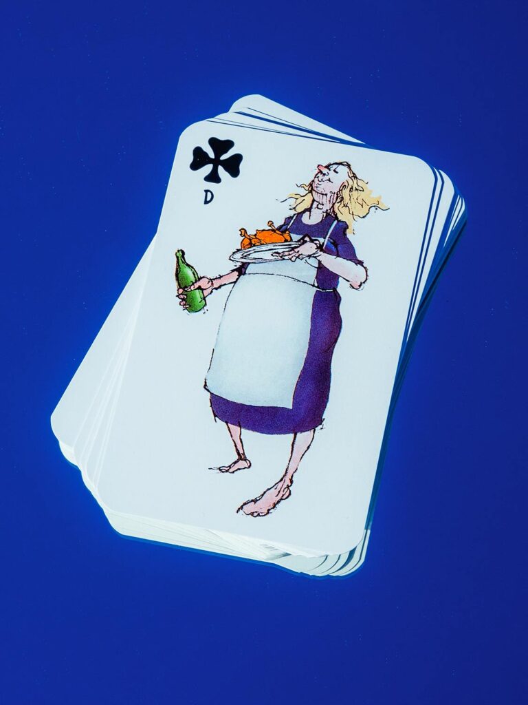 Ein Stapel Schnapskarten aus der Kollektion von Hr. Fessl